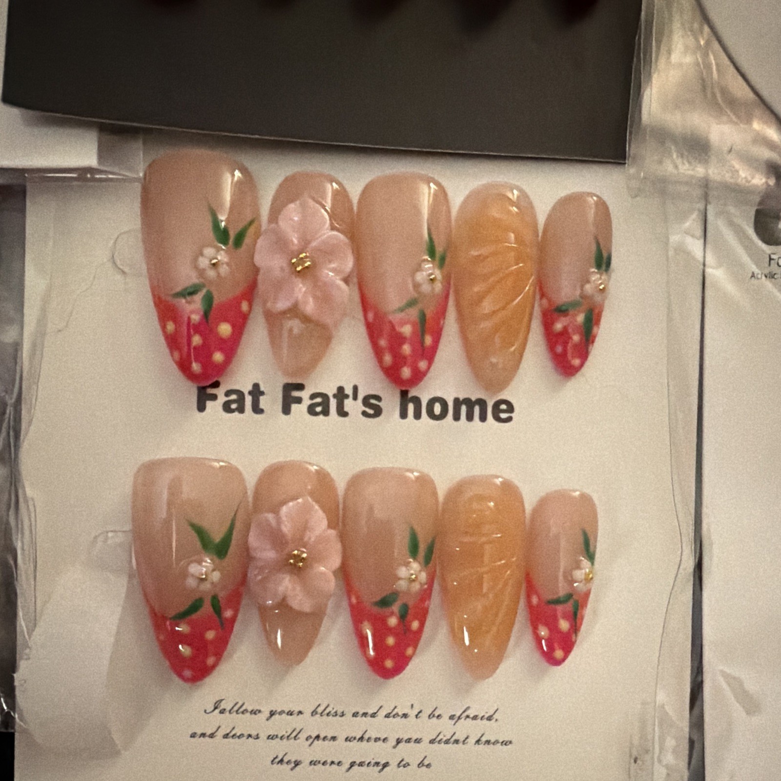 Fat Fat’s home Press-On Nails Long Almond 3D Floral Multicolor Shiny