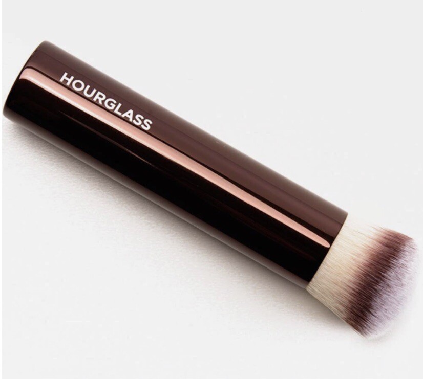 HOURGLASS Vanish Seamless Finish Foundation Brush NIB 100% Authentic – $47 MSRP