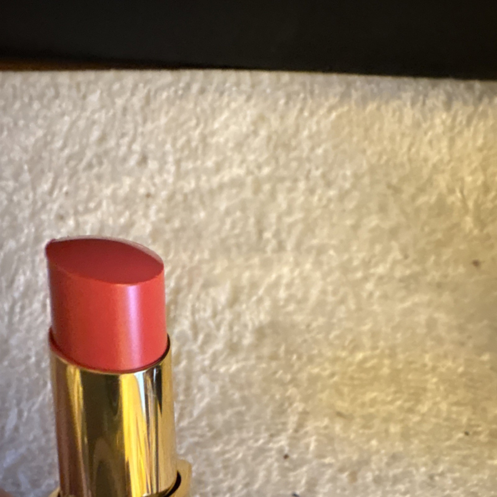 CHANEL Rouge Coco Shine Lipstick 122 Coral Radieux Shine Stick 18M