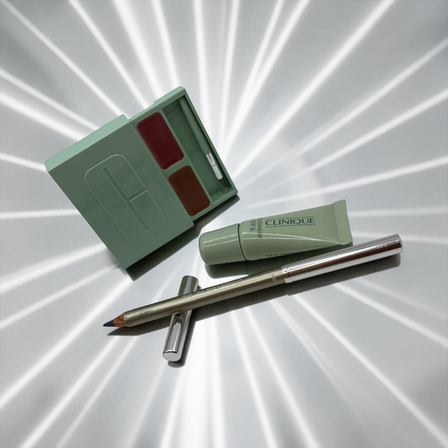 Clinique Quick Eyes in the shade 01 BLUE GREY 0.03oz Wooden Pencil with Sharper