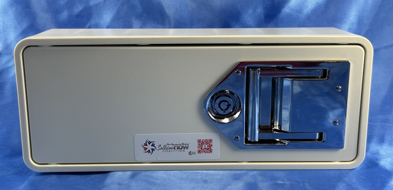 MEDICINE SAFE NEW IN BOX NICE!!