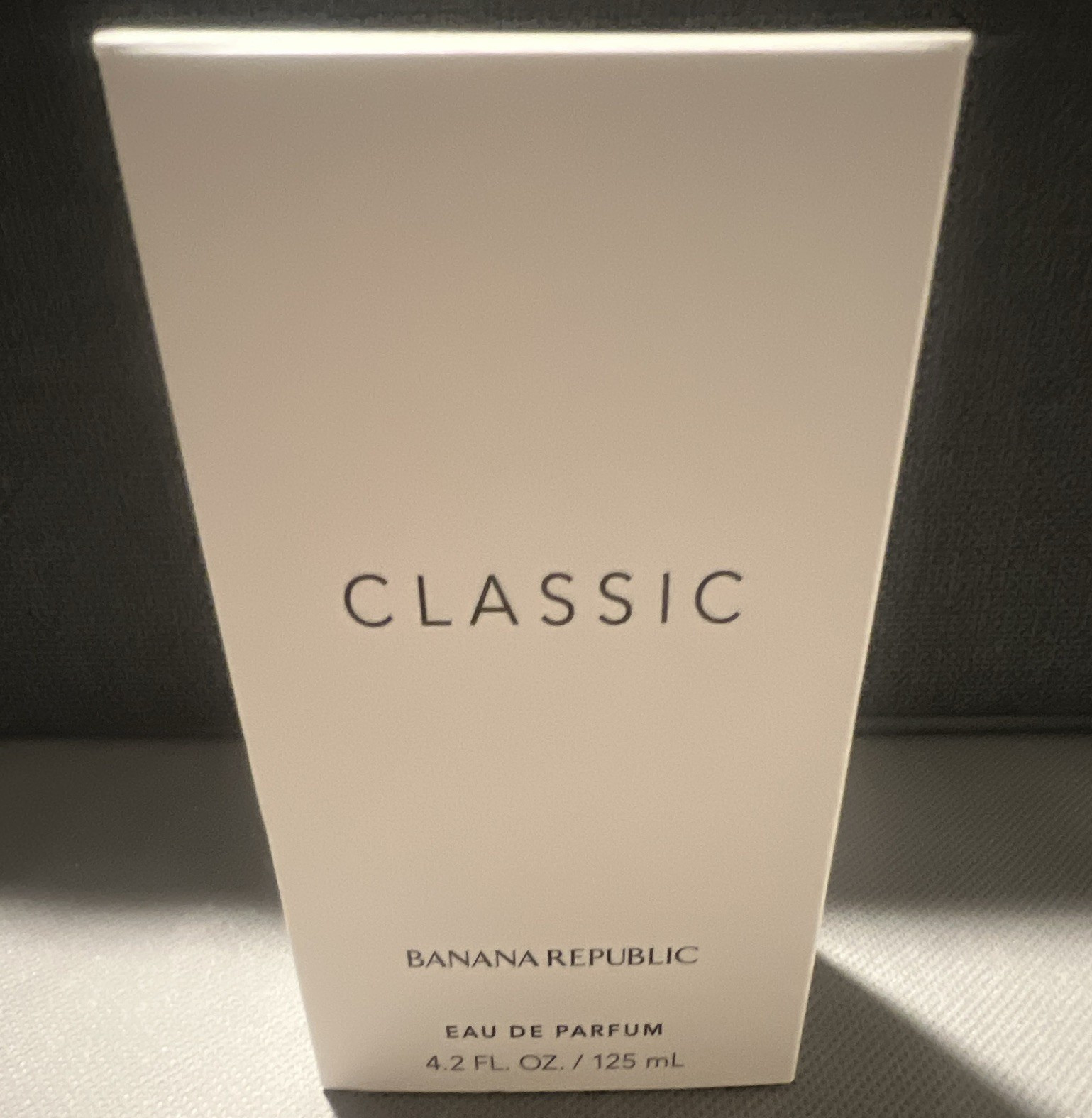 Banana Republic Classic Eau de Parfum Spray 4.2 fl oz / 125 mL Citrus
