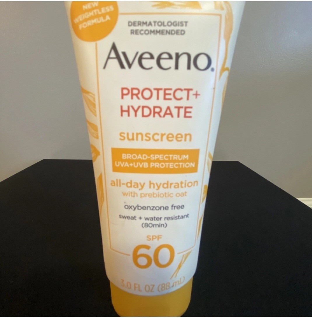 Aveeno Protect + Hydrate Sunscreen SPF 60 3 fl oz (88 ml) With Prebiotic Oat