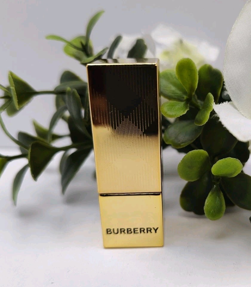 Burberry Kisses Satin Lip Color 106 The Red Sample 1g 0.035 Oz Free Shipping