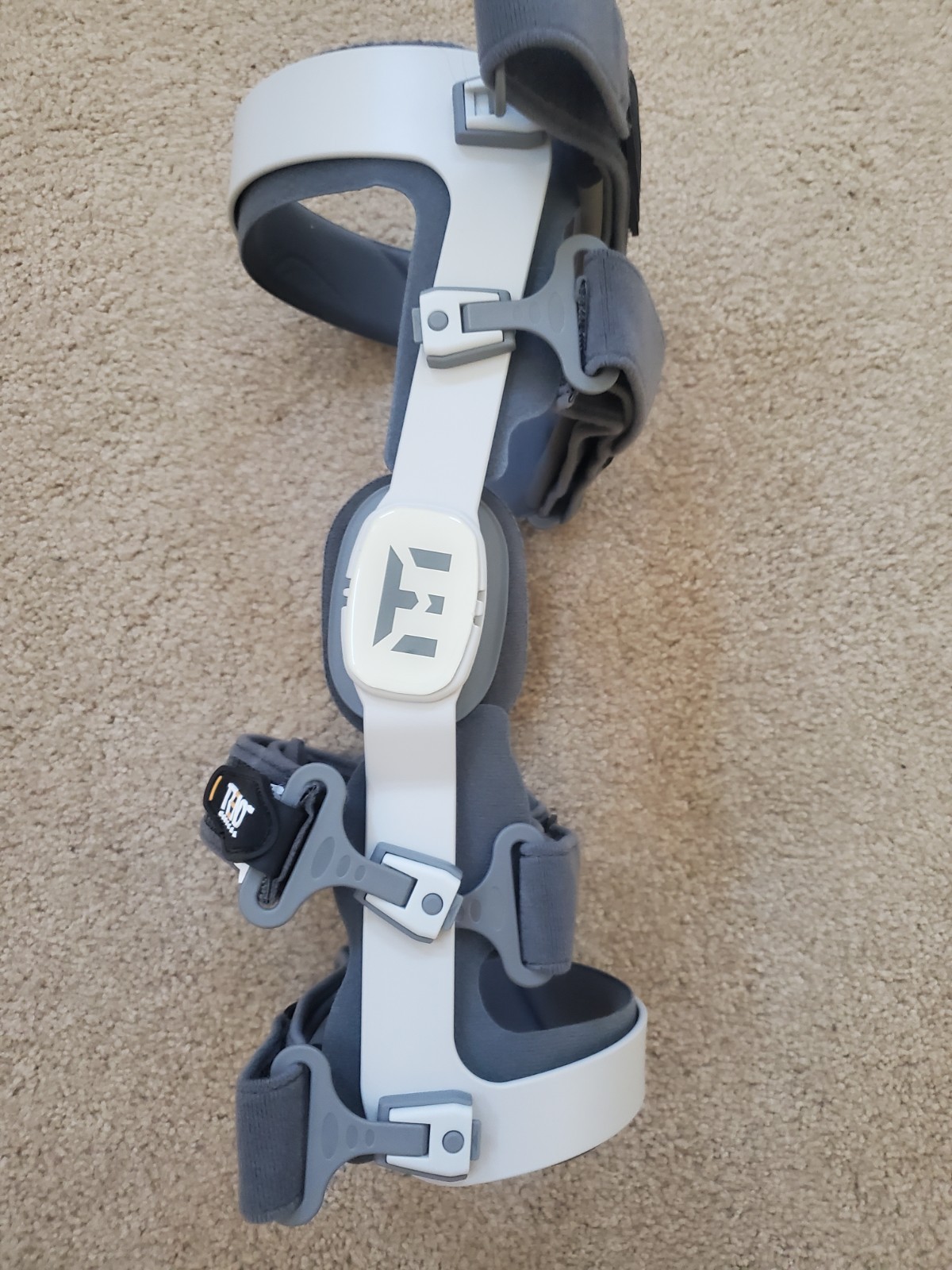Trend Medical Hinged Knee Brace Triumph Size LARGE Right Knee