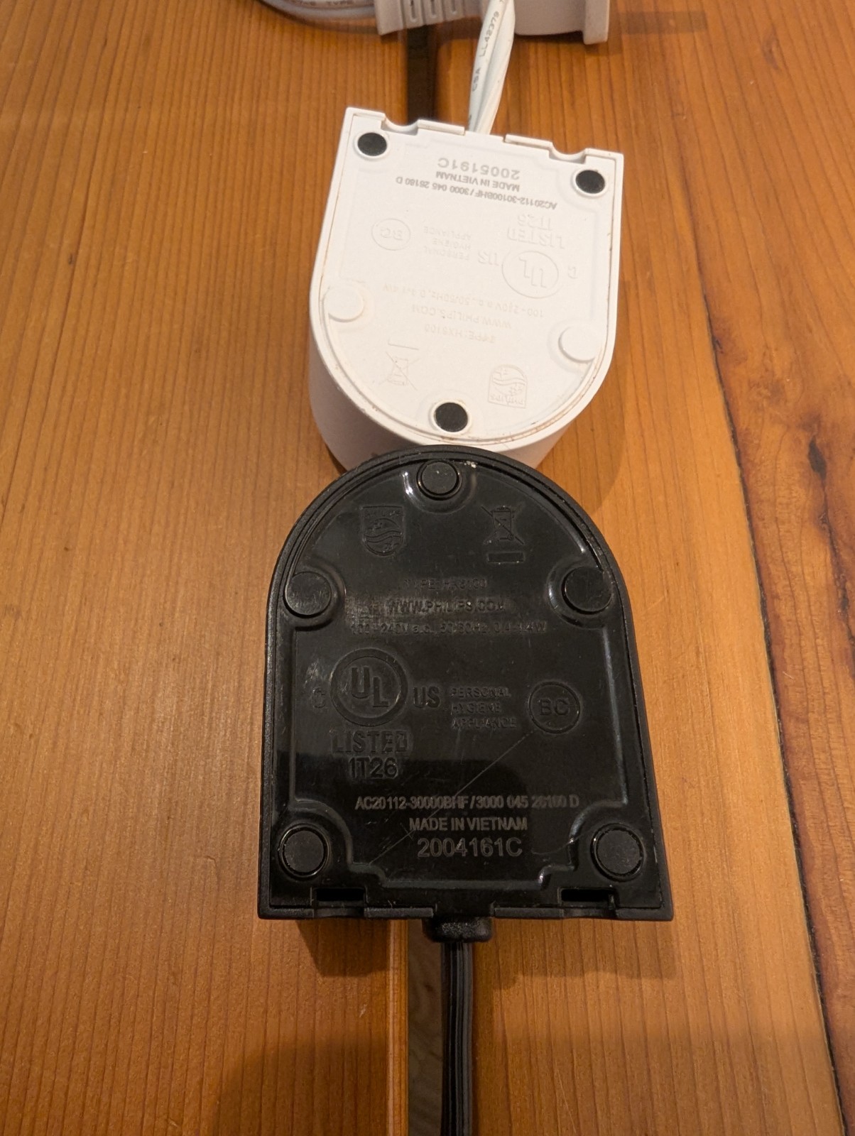 Philips Sonicare charger base (Qty 2. One Black, One White)