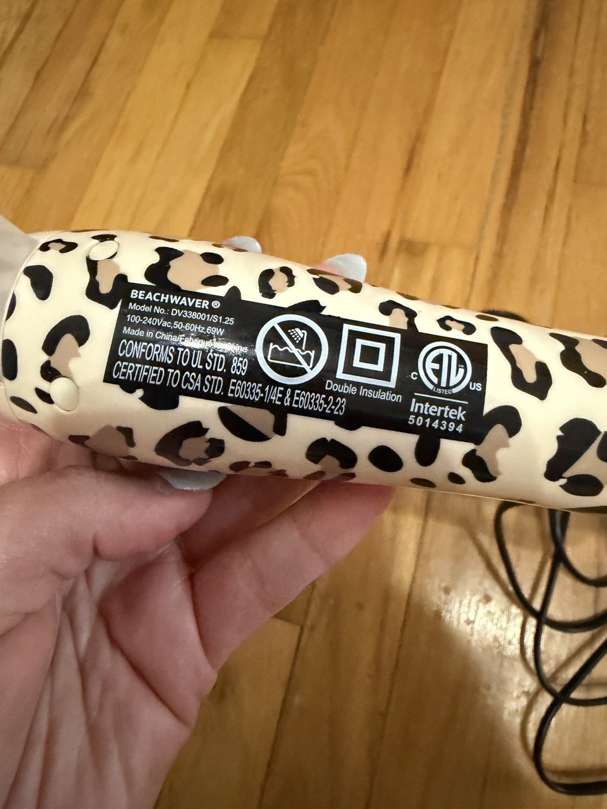 BeachWaver S1.25 1.25in Ceramic Curling Iron 410°F White Leopard