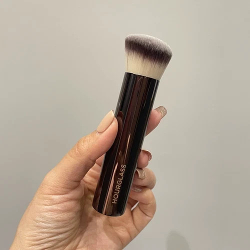 HOURGLASS Vanish Seamless Finish Foundation Brush New in Box Authentic