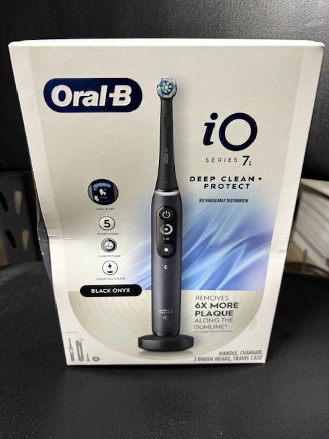 Oral-B iO Series 7L Deep Clean + Protect Rechargeable Toothbrush – New