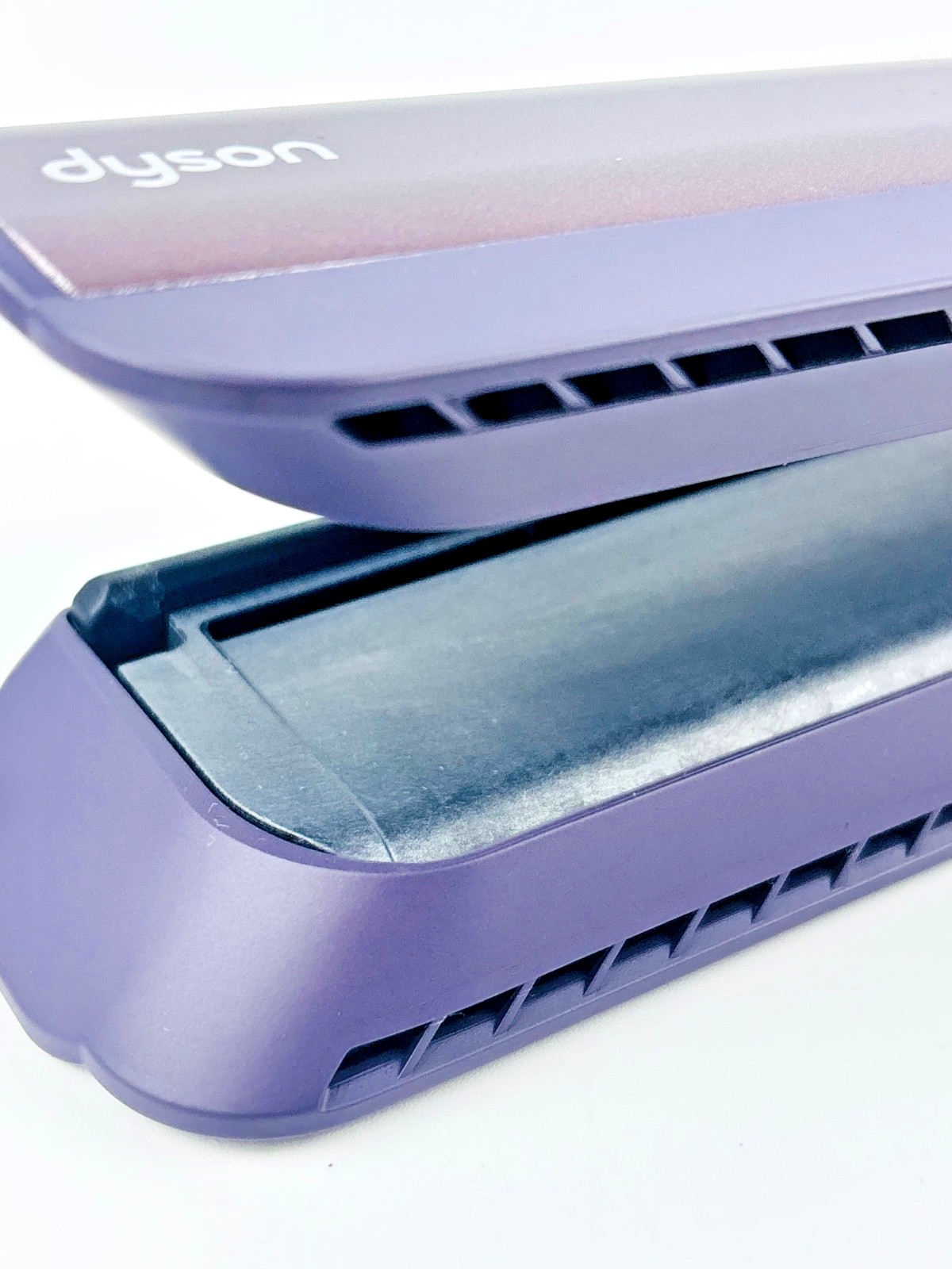 Dyson Limited Edition Airstrait Wet-to-dry Straightener in Jasper Plum (READ)