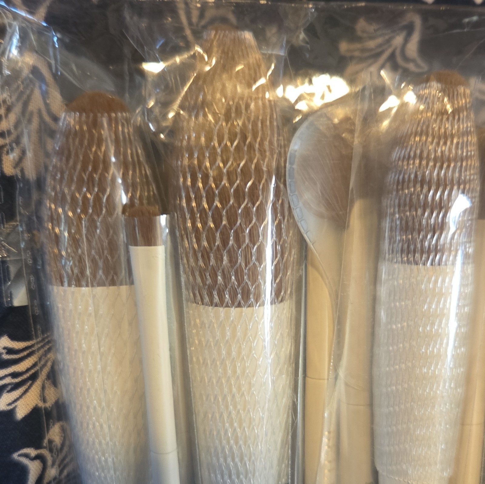 BEILI White Makeup Brush Set with Flat, Angled & Oval Brush Shapes