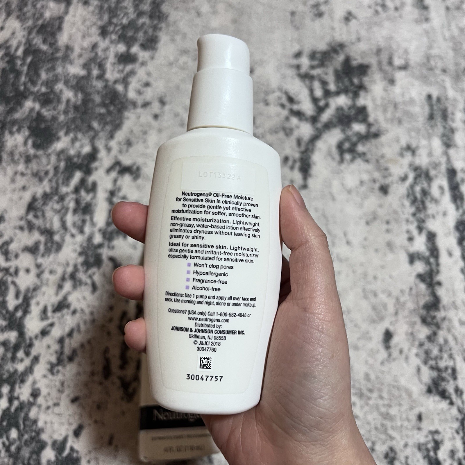 Neutrogena Oil-Free Moisture for Sensitive Skin 4 fl oz Facial Moisturizer