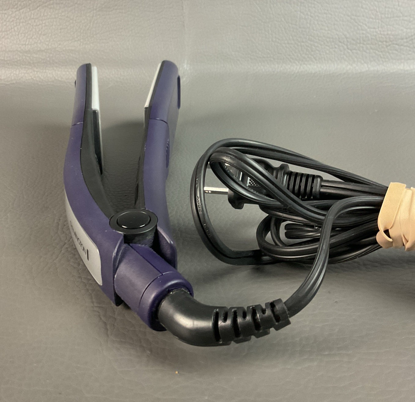 Remington Wet 2 Straight Flat Iron Wide Plate 2″ Purple S8001 Hair Straightener