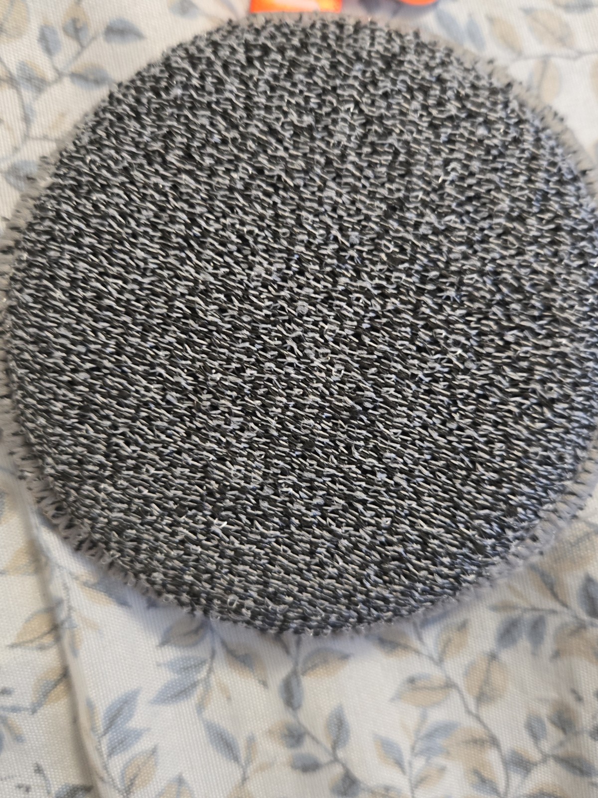 Charcoal Infused Detoxify Round Exfoliator