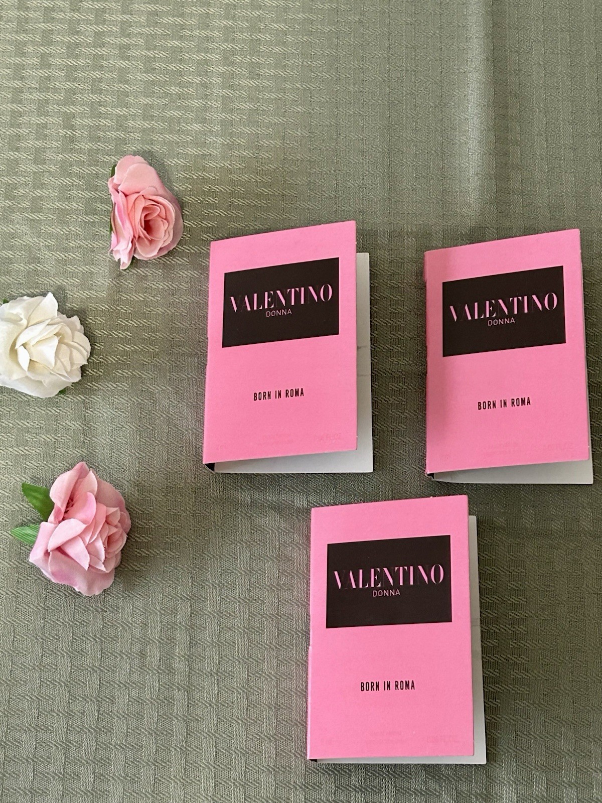 Valentino Donna Born In Roma Perfume Samples- 3Pcs