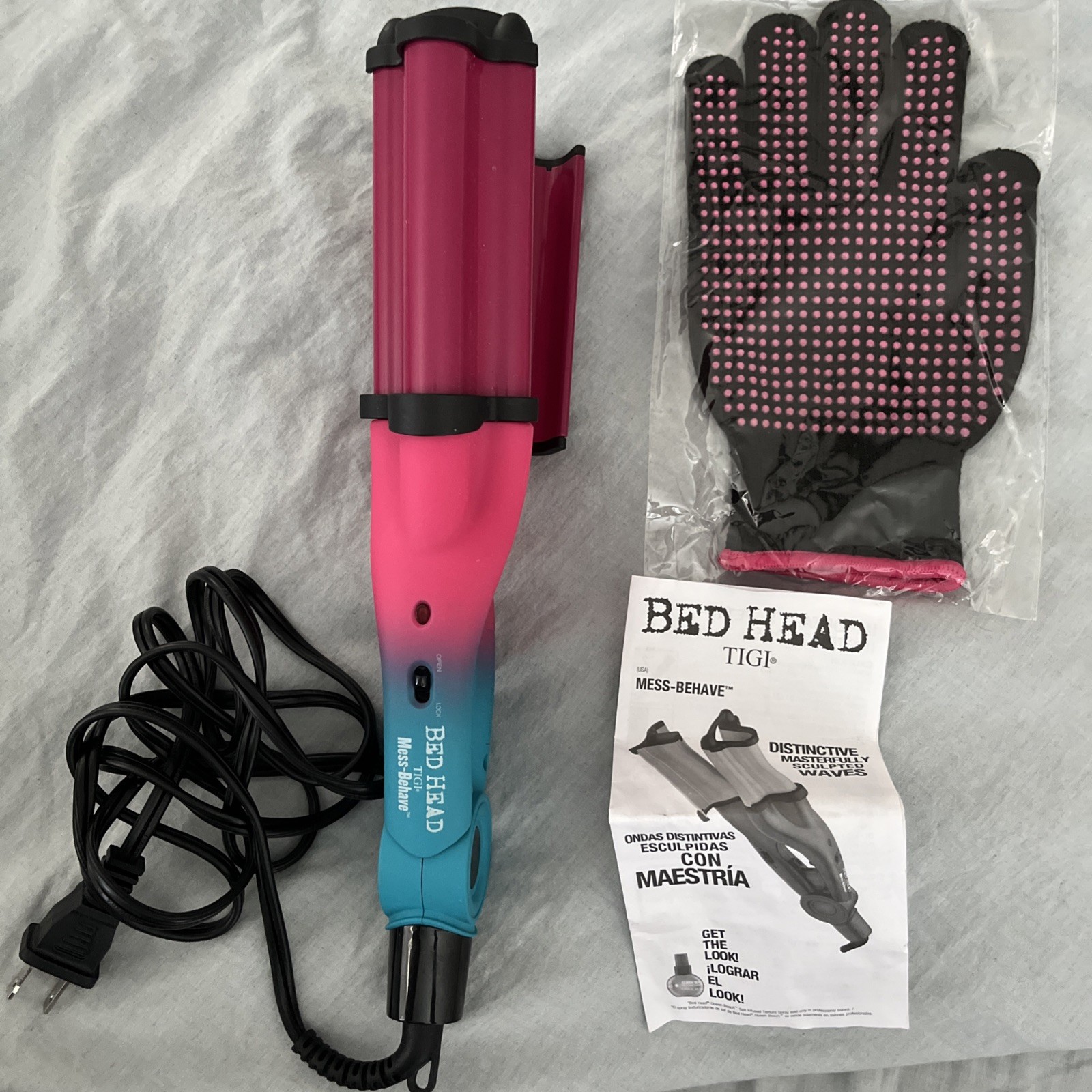 Bed Head TIGI Mess-Behave Sculpted Waves Styler in Pink And Teal