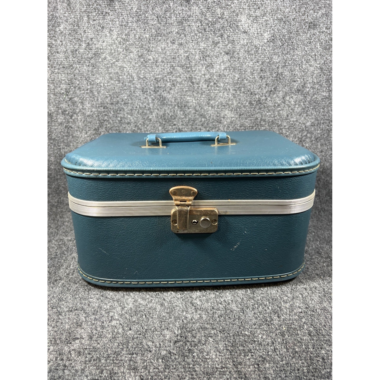 Vintage Blue Hard Shell Luggage Train Case Makeup Travel Cosmetic Bag w Key