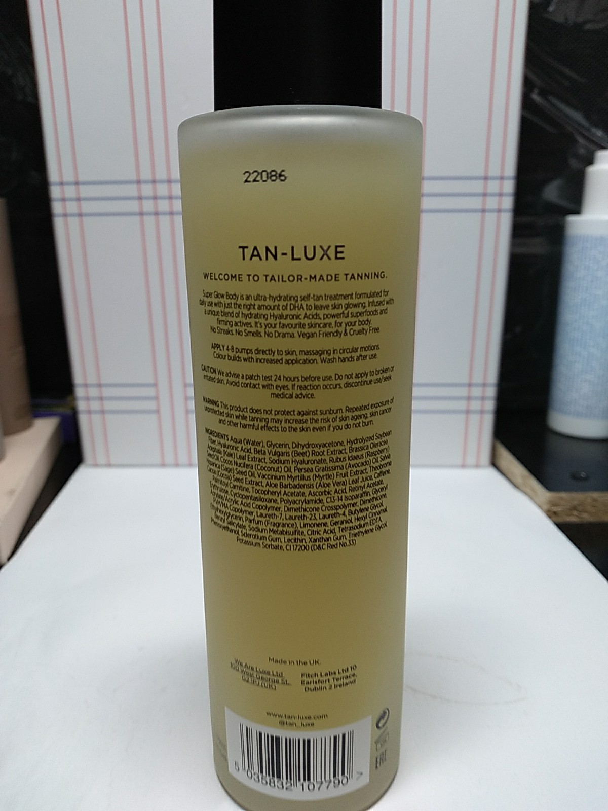 Tan Luxe Super Glow Body Hyaluronic Self Tan Serum, Gradual ~ 150 ml / 5.07 oz