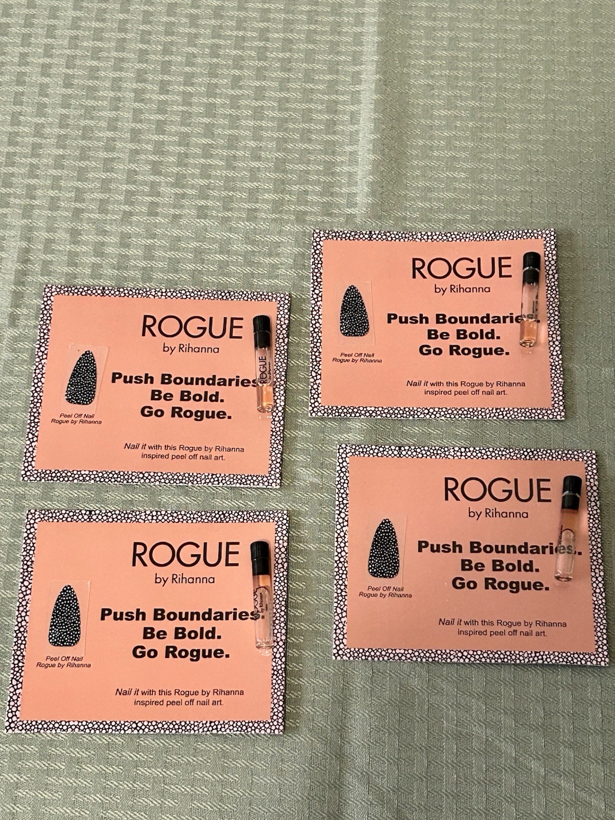 Rihanna Rogué Perfume Samples- 4Pcs