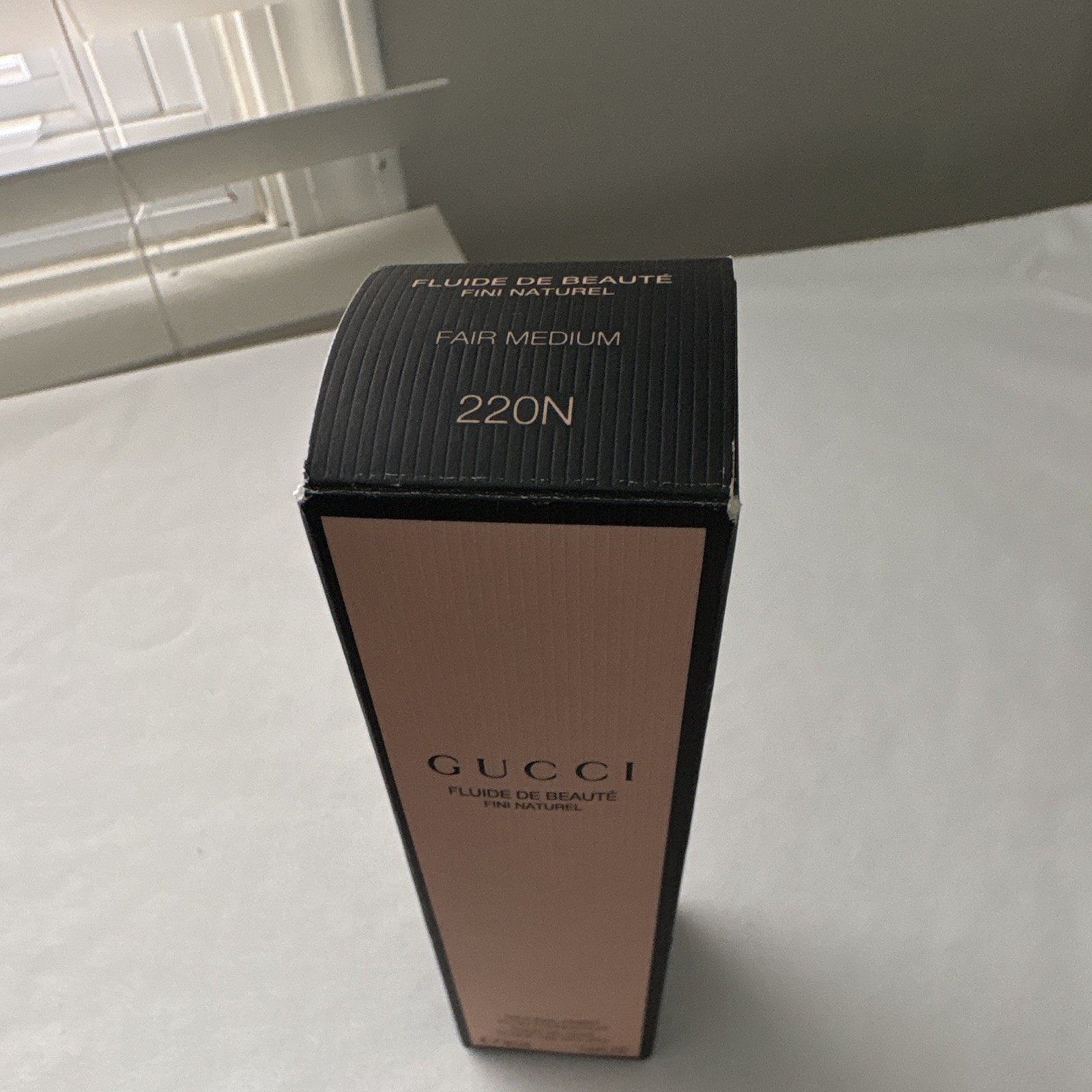 Gucci Fluide de Beauté Fini Naturel Fluid Foundation Natural Buildable 220N 1 oz