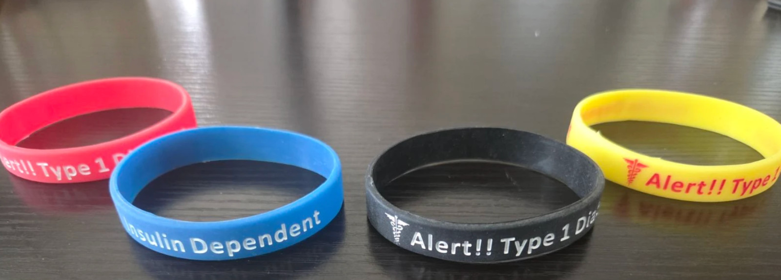 «TYPE 1 DIABETIC INSULIN DEPENDENT» Medical Alert ID Silicone Wristbands 4 Pack
