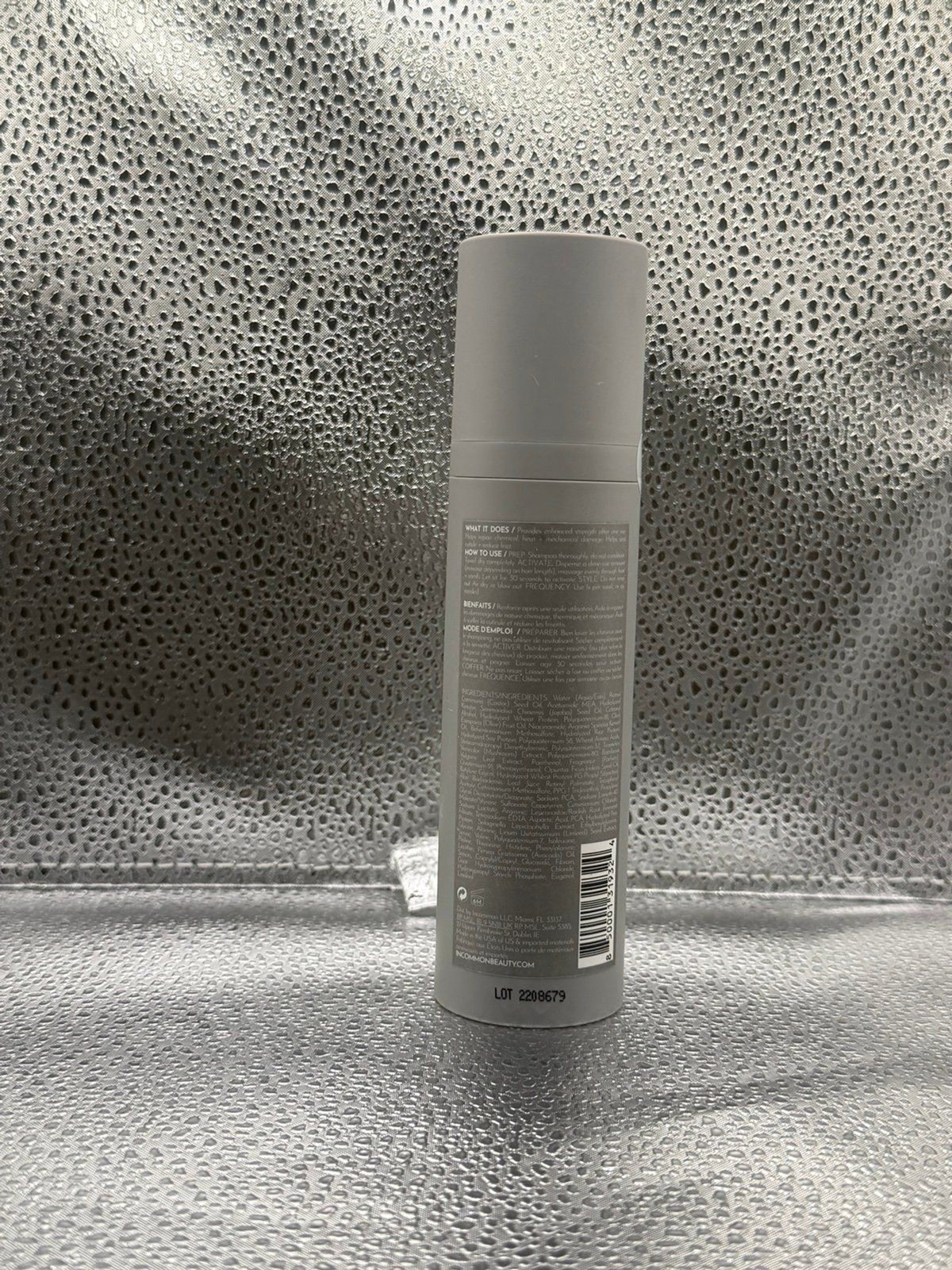 In common LEAVE-IN HAIR REPAIR TREATMENT