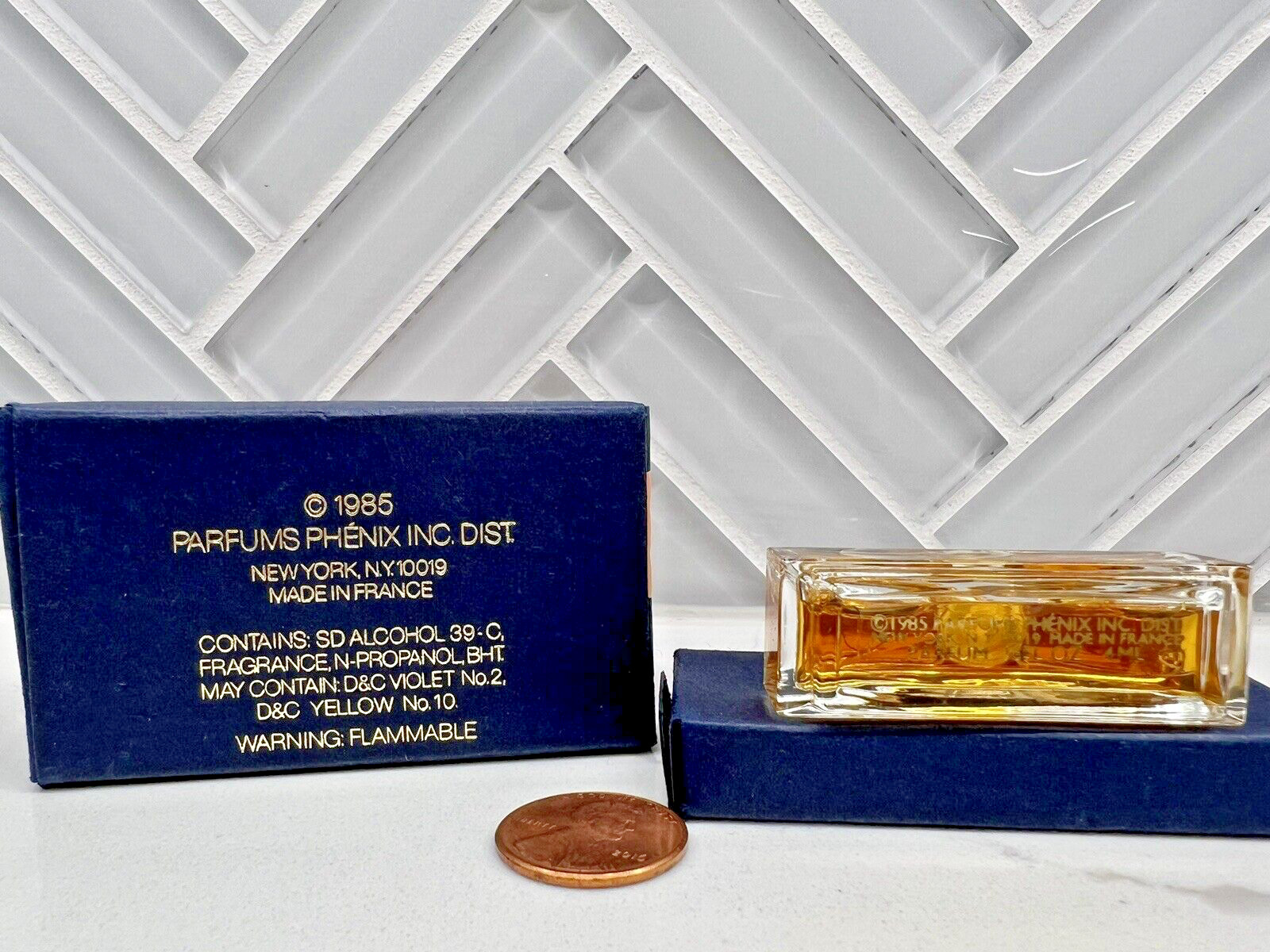 Catherine DENEUVE PURE PARFUM MINIATURE 1/8oz, 4ml – Rare, New In box