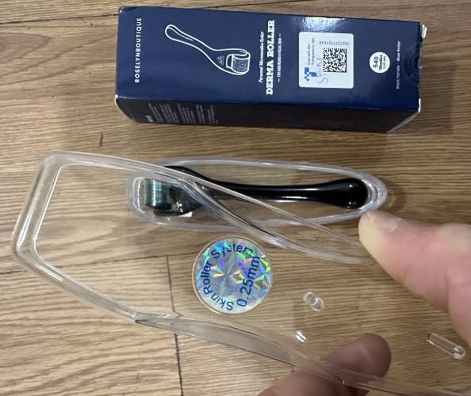 ROSELYNBOUTIQUE Derma Roller for Men & Women – Personal Cosmetic Beauty Tool 0.2