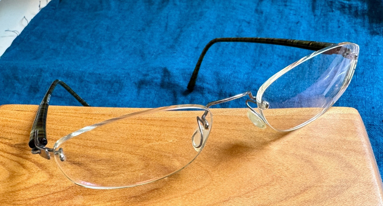 Lindberg rimless Titanium eyeglass frames #2061, made in Denmark 135 Col. K34