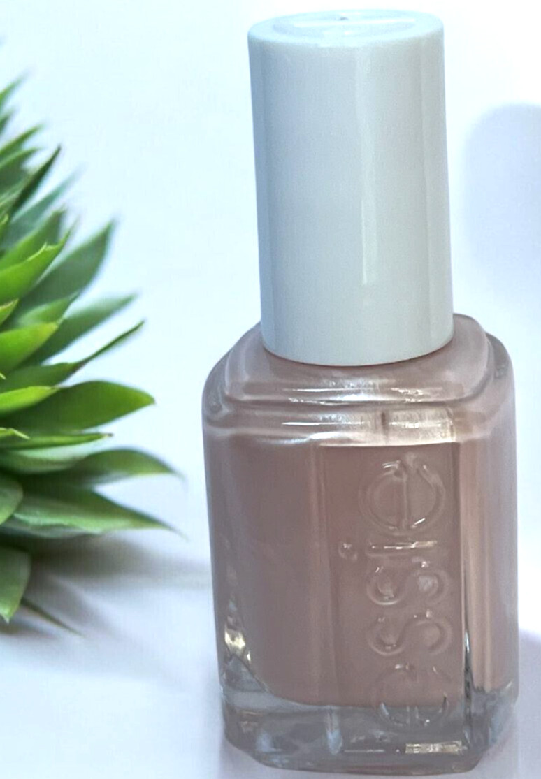ESSIE NAIL POLISH 320 CURTAIN CALL 15mL/0.5 oz FREE SHIPPING RARE