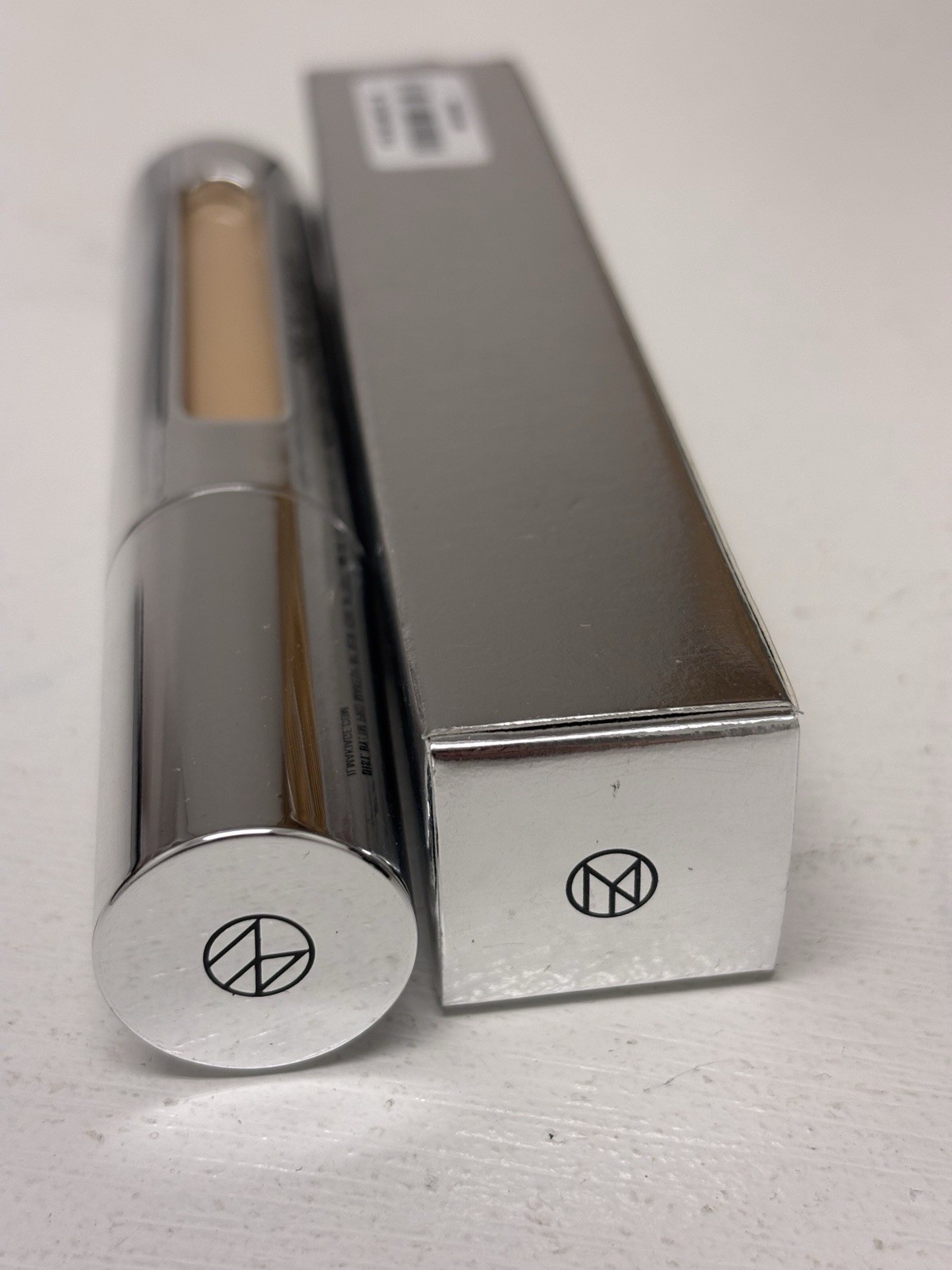 IL Makiage «Fck I’m Flawless Multi Use Perfecting Concealer 08- 0.23 oz