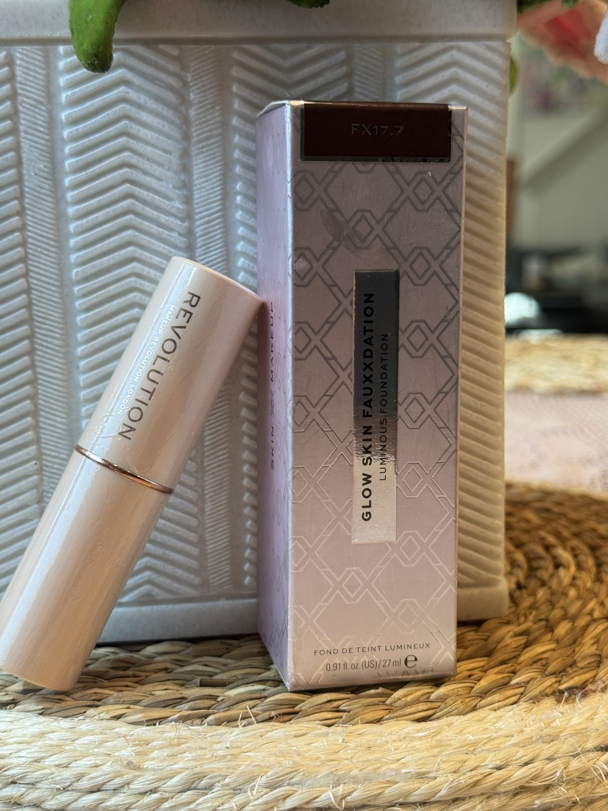 New Dark Revolution Beauty XX Glow Skin Fauxxdation Luminous Foundation, FX17.7
