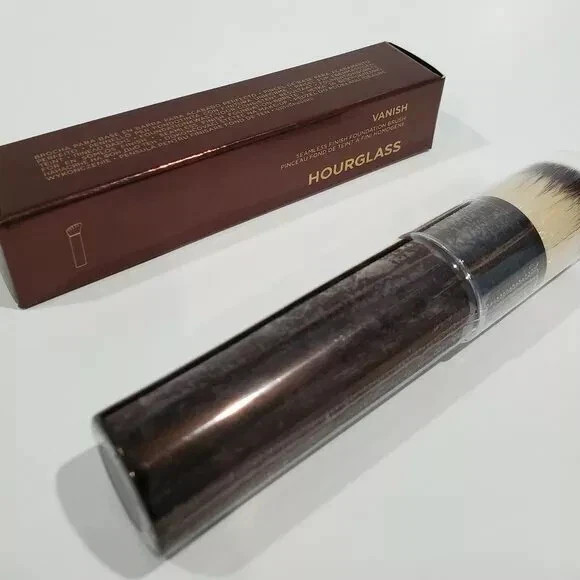 HOURGLASS Vanish Seamless Finish Foundation Brush NIB Authentic MSRP$16