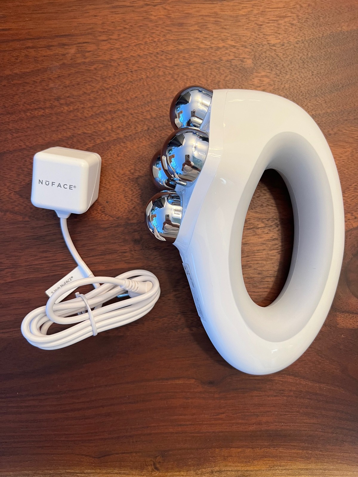 NUFACE NuBODY Microcurrent Body Toning Device + Charger, Used Once