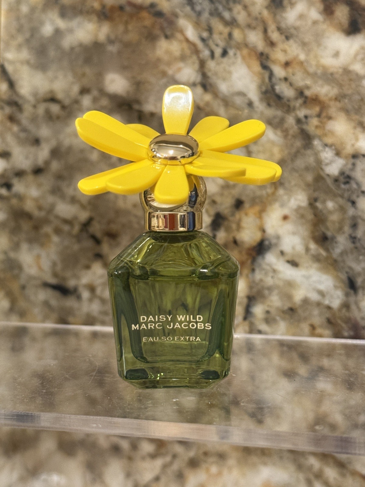 3 Pc Gift Set Daisy Wild Marc Jacobs EDP Mini ~Lotion ~Strawberry Keychain