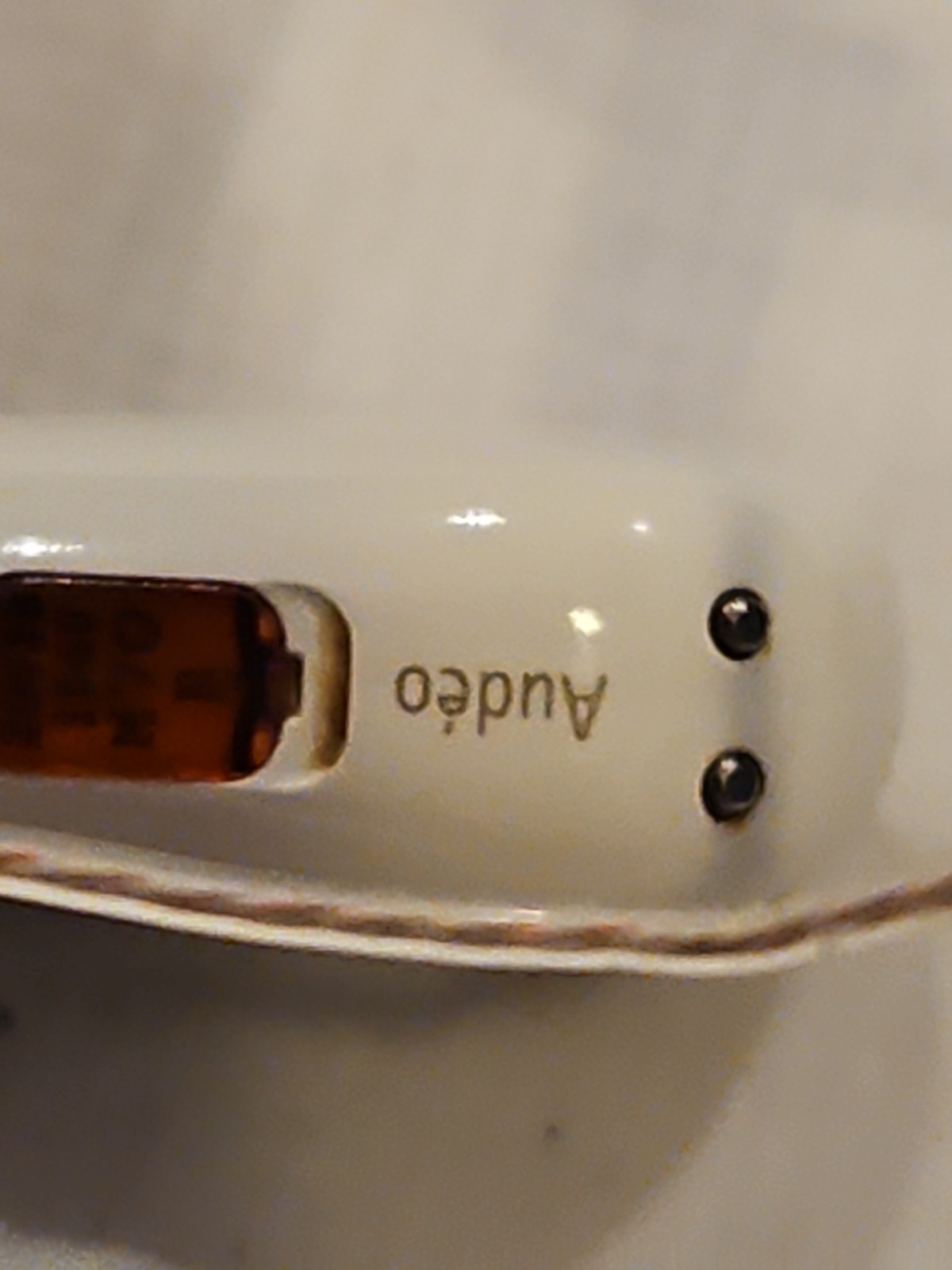 Phonak Audéo M70-R (Marvel) Hearing Aids. L and R. Color White Tested Works