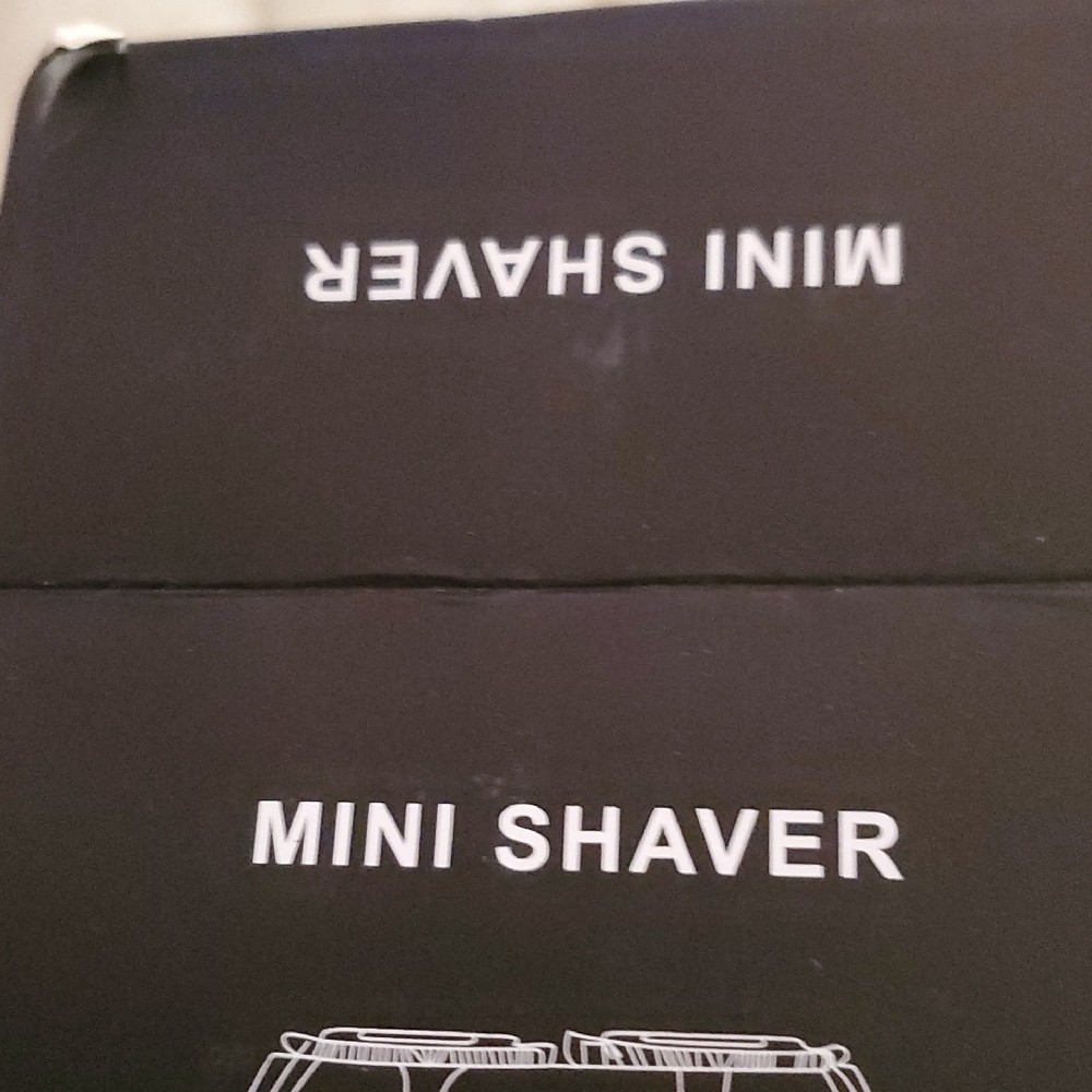 Mini Shaver – Black and Silver Travel