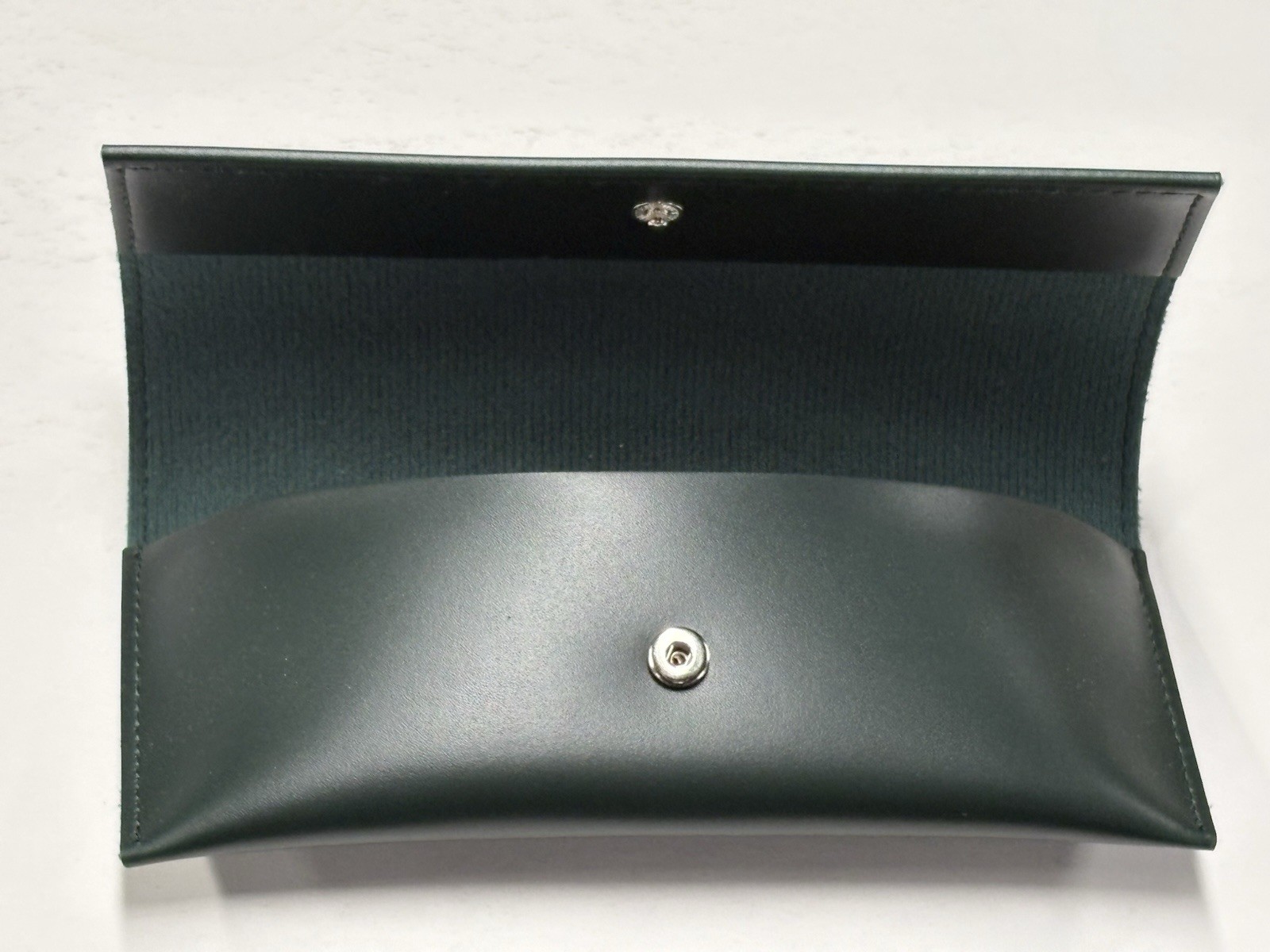 Lacoste Semi Hard Eyeglass Case Standard Size Green Push Button Closure New