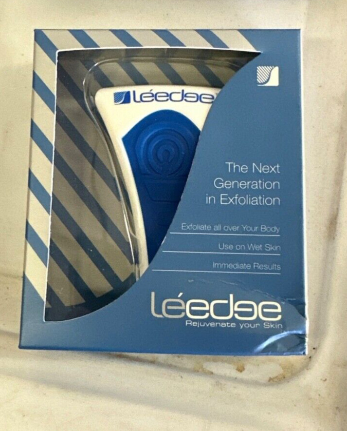 Le’edge Full Face and Body Exfoliator – BlueLe’edge Blue