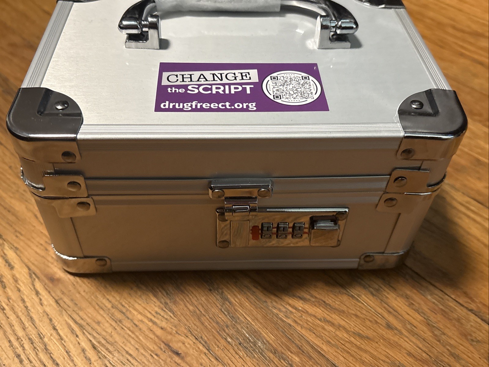 Medicine Safe Carry Case, 7.5×5.5×4 outside dimensions BRAND NEW FREE SHIPPING !