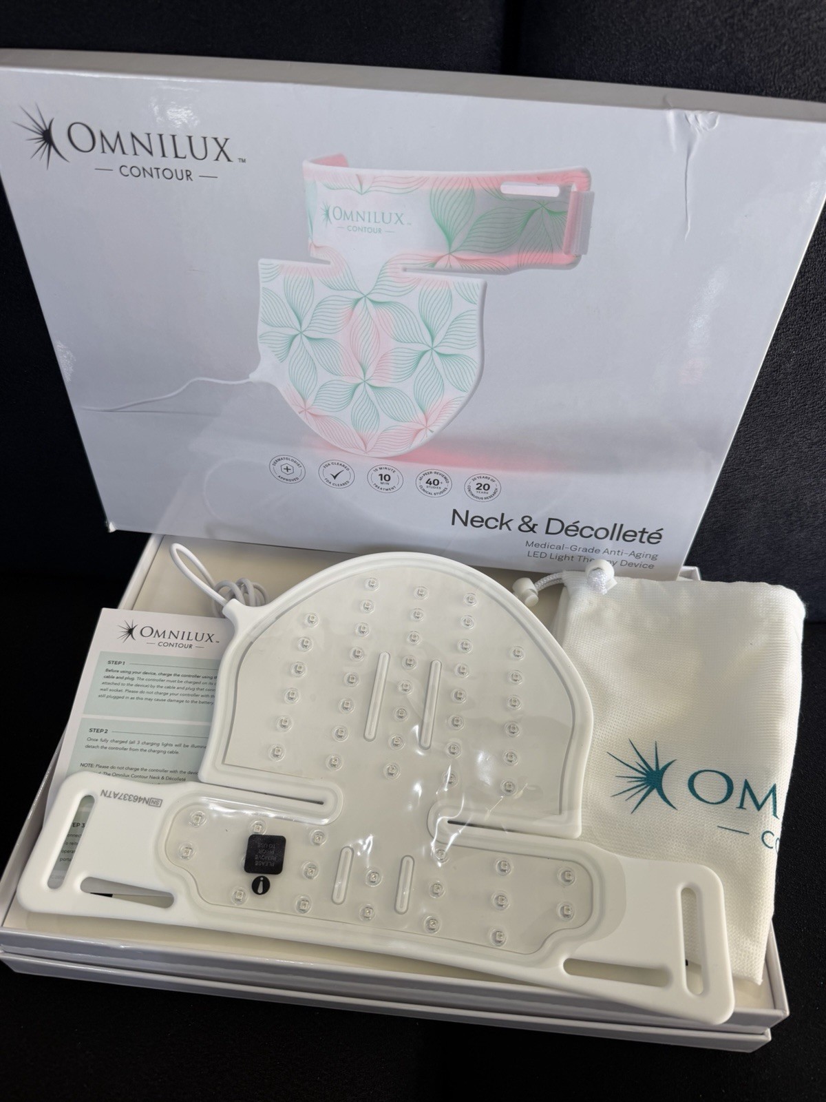 Omnilux Contour Neck & Décolleté LED Light Therapy Device
