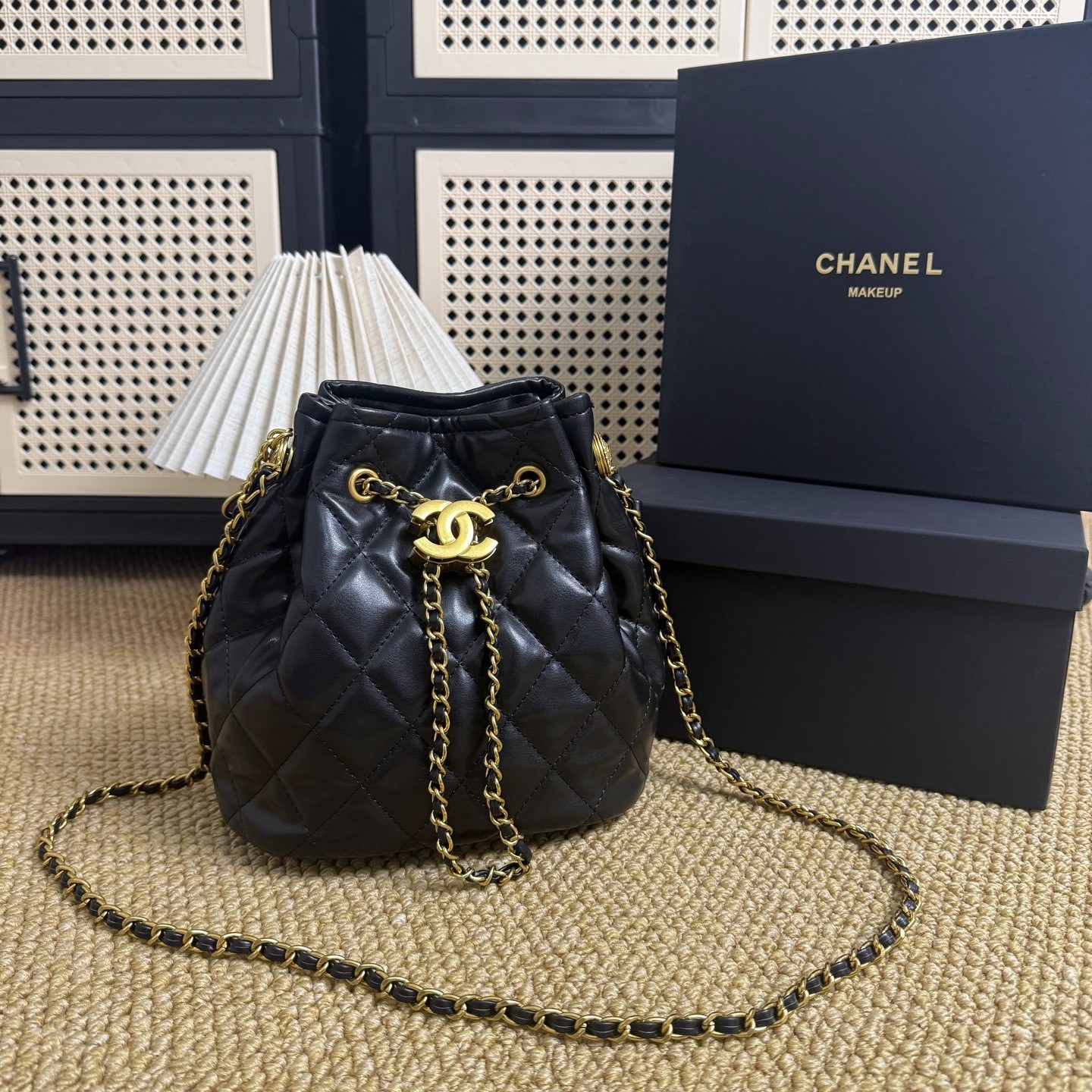 Makeup Beauty GWP Bucket Bag Quilted Gold Lock Chain Strap Crossbody Shoulder