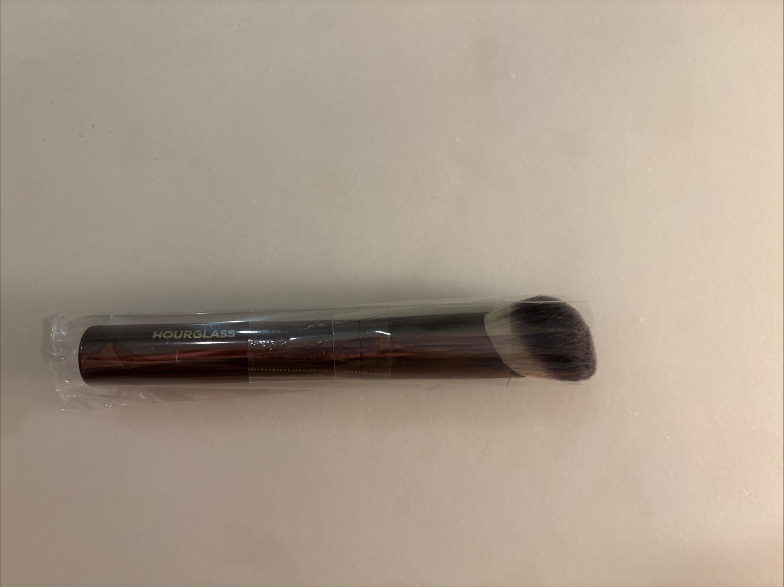 HOURGLASS Vanish Foundation Brush