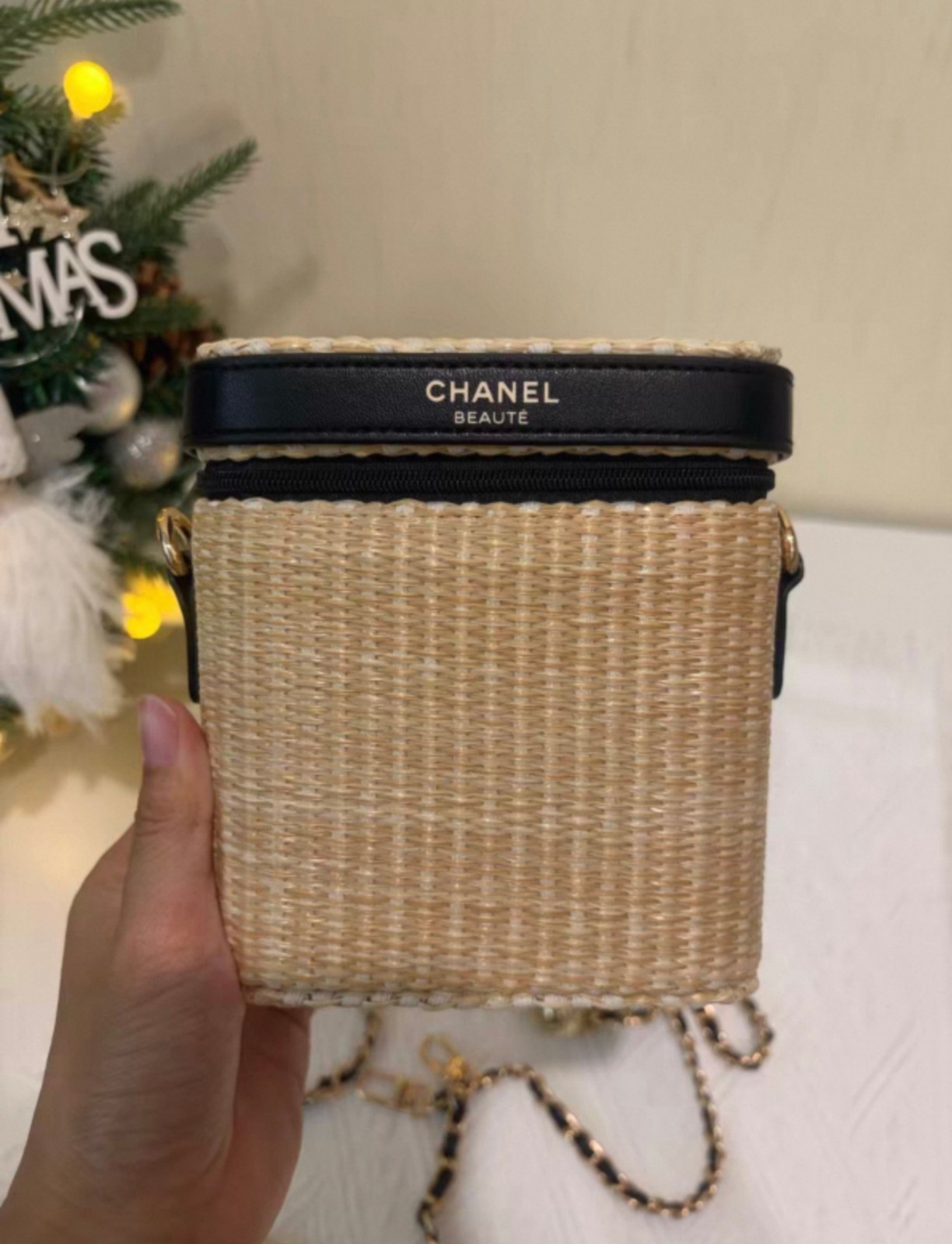 DIY Les Beiges Summer Cosmetic Pouch Clutch Bag with Chain Limited Edition 2026