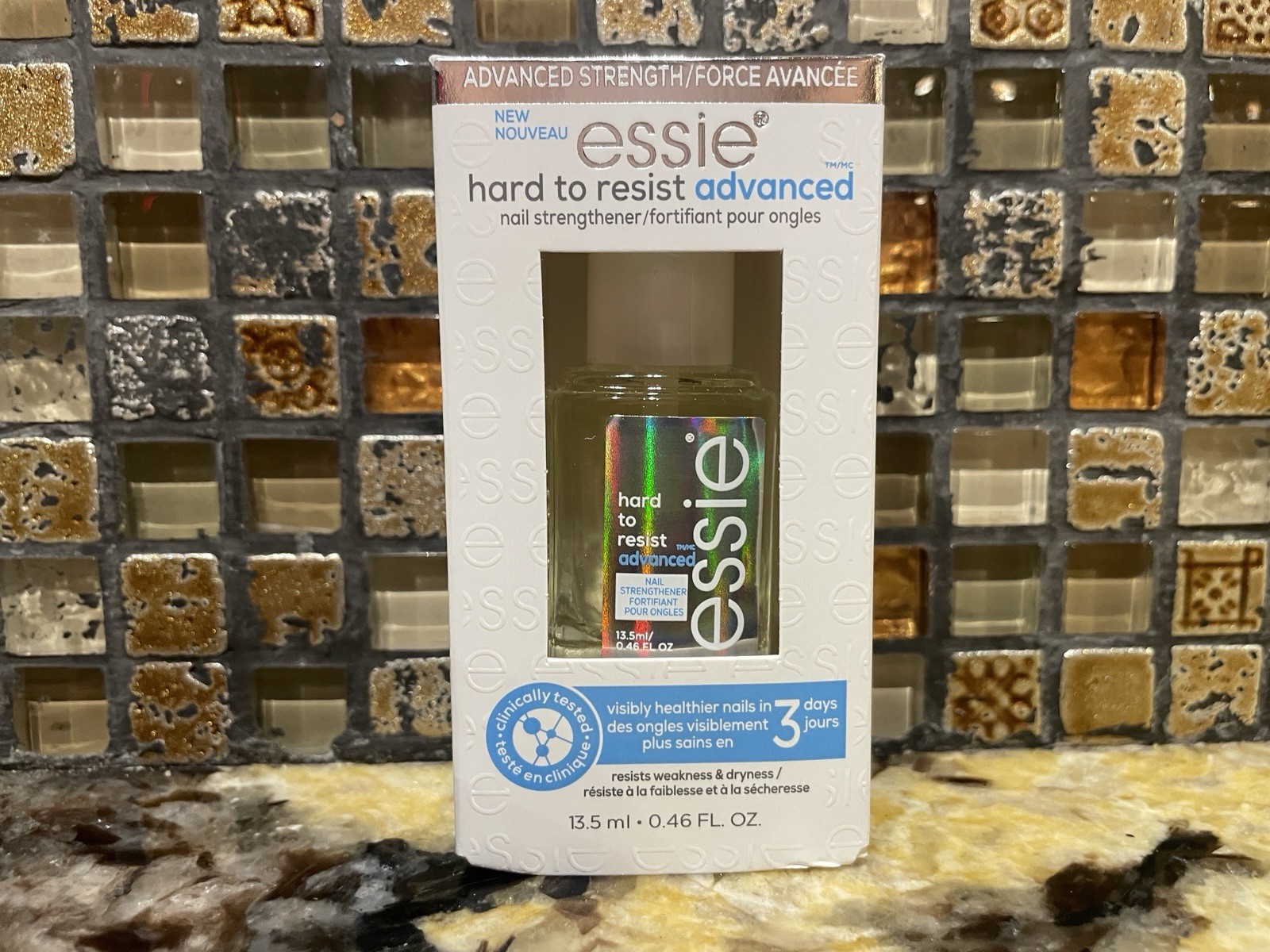 Bundle of 2 ESSIE – HARD TO RESIST ADVANCED NAIL STRENGTHENER – .46oz EACH NIB
