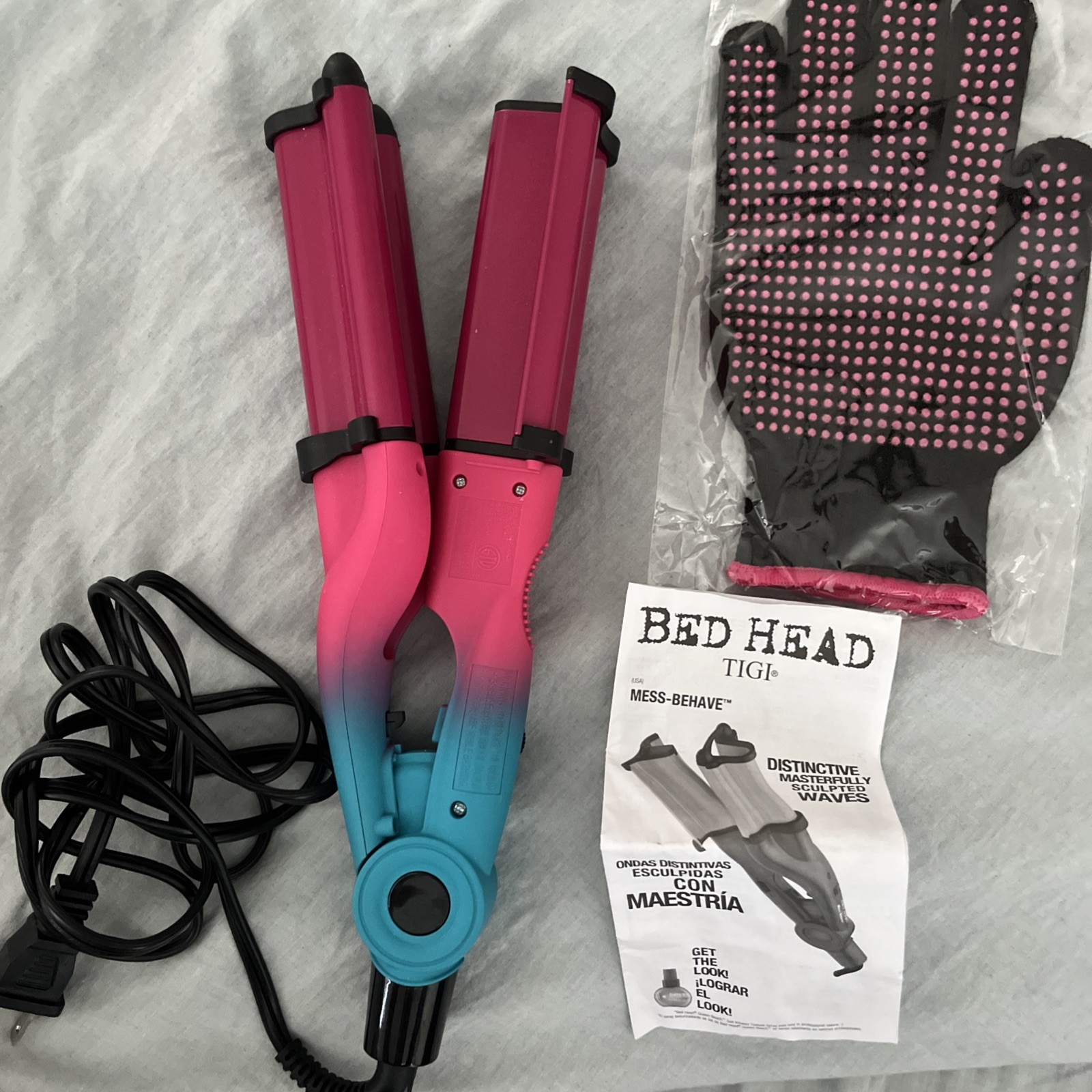Bed Head TIGI Mess-Behave Sculpted Waves Styler in Pink And Teal