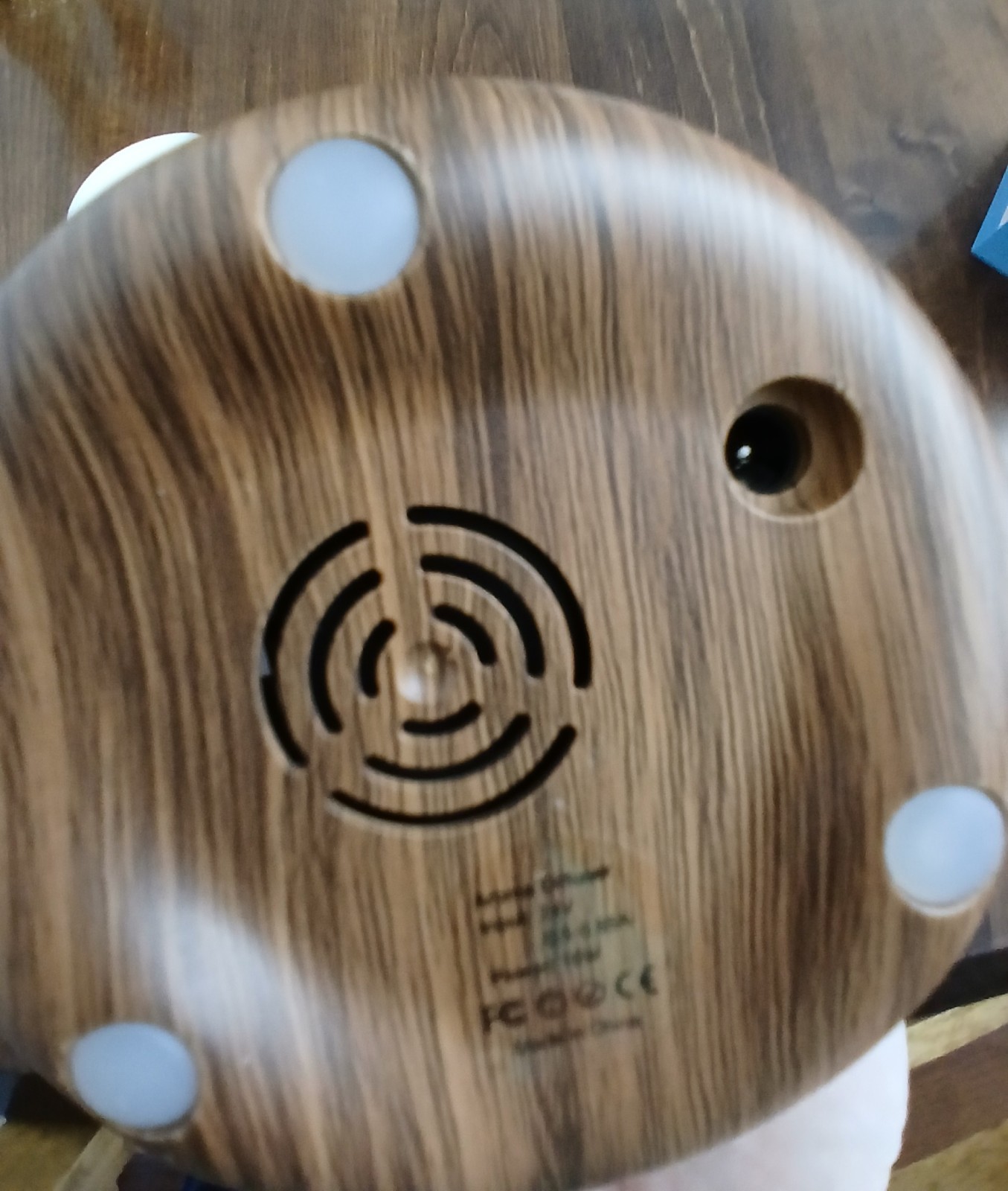 Aroma Diffuser with Lights 100ML White with faux wood base