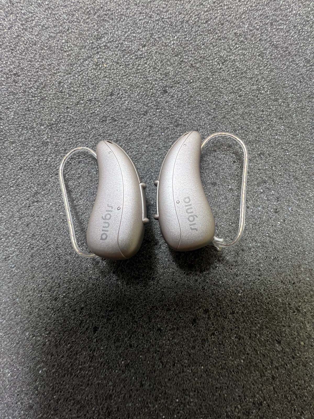 Signia Pure Charge & Go 7 AX RIC R – pair – TESTED – charger incuded