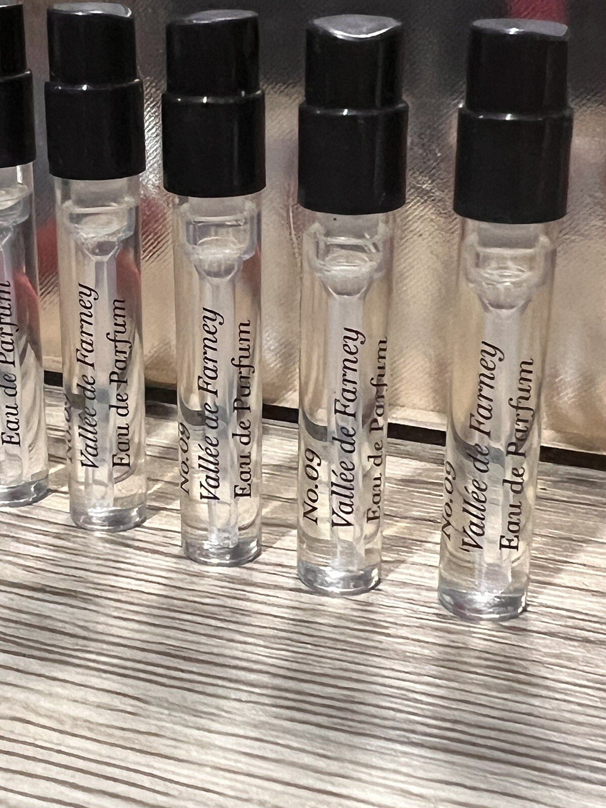 X5 Maison Louis Marie No.09 Vallee De Farney Eau De Parfum 1.5ml Sample Spray