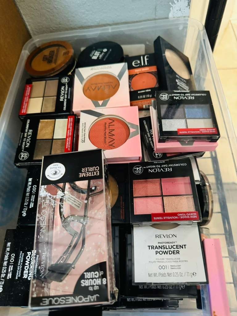 Wholesale Mix Lot Of 100 Pieces New Cosmetics